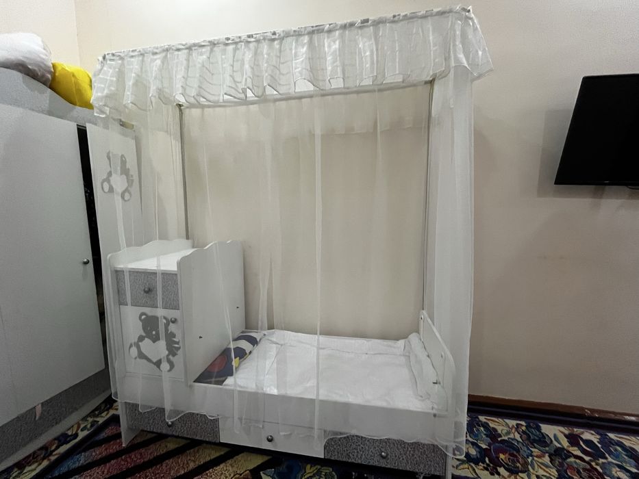 детская кровать в хорошем стостоянии