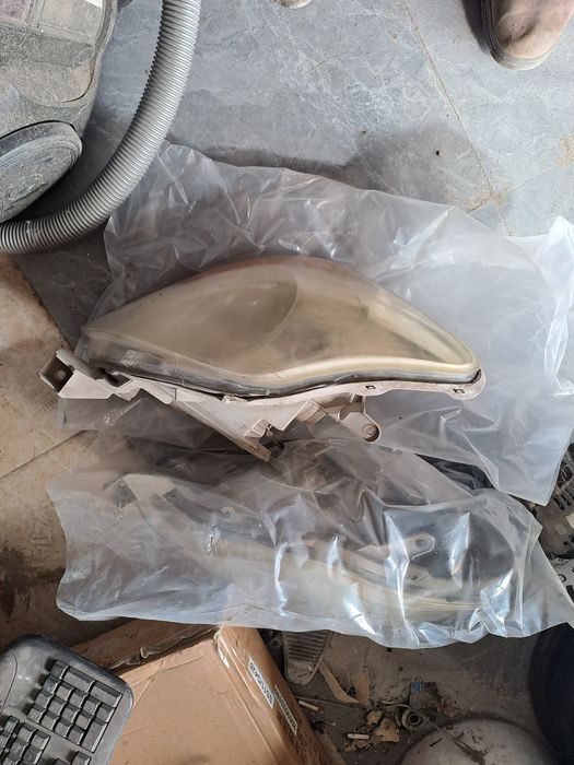 Фары тойота ярис 2005