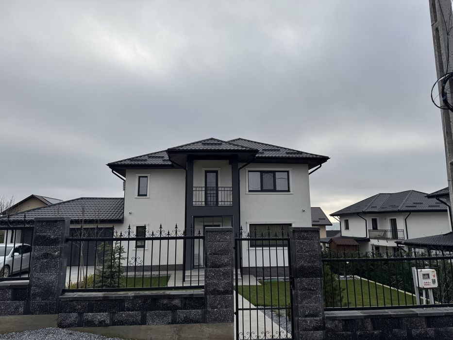 Casa parter+etaj+pod ,450 mp teren, 128 mp utili