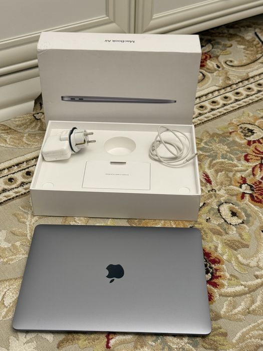 MacBook Air M1 silver EAC идеальное состояние