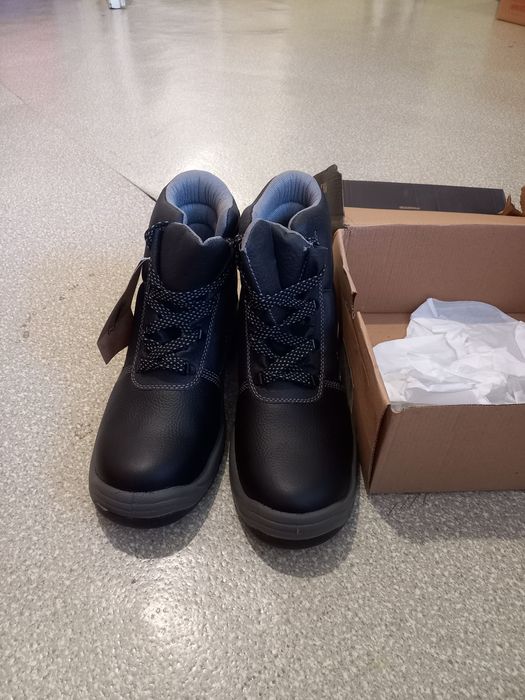 Спецодежда, обувь.