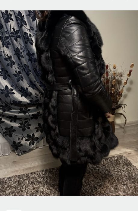 Haina din piele cu blana naturala