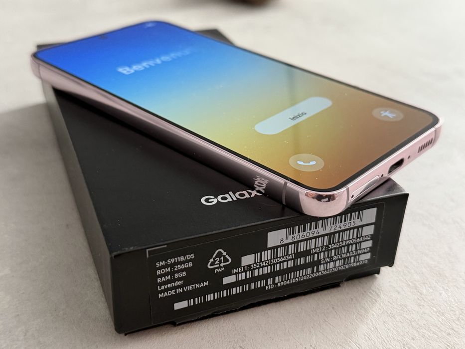Samsung galaxy S23 256