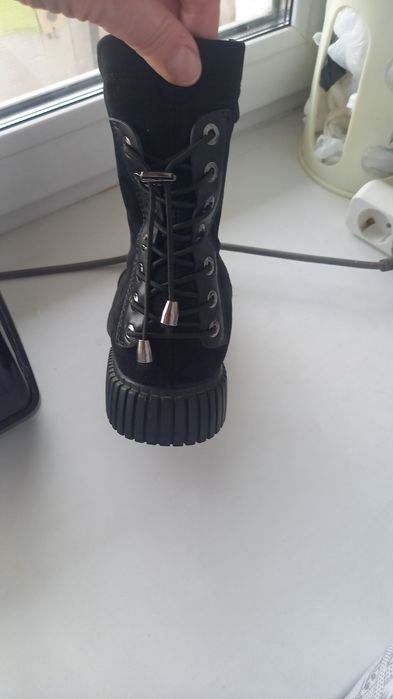 Ботинки           .