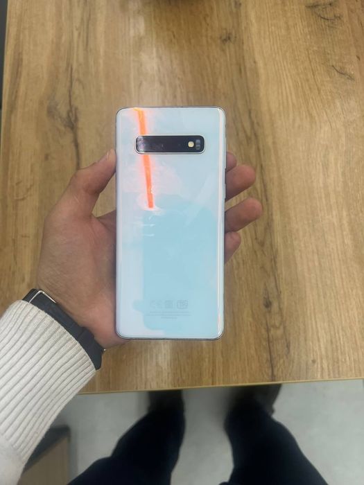 Samsung s10  sotiladi