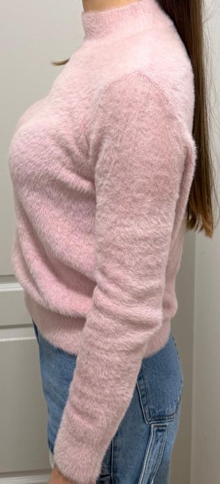 Дамски пуловери Guess