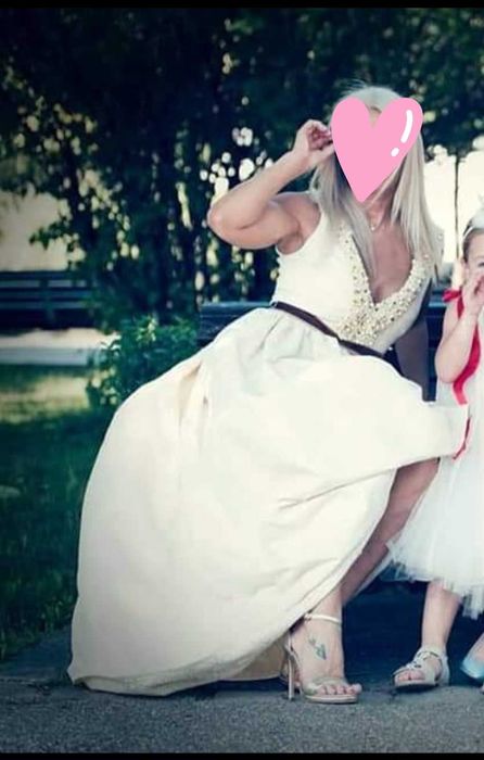 Rochie brocard si perle