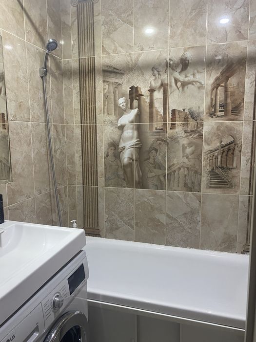 Сдам 2х комн посуточно Цум