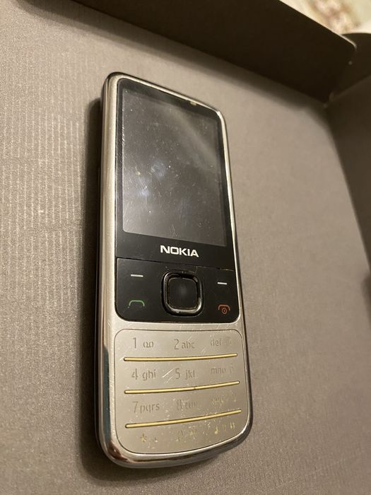 Телефон Nokia 6700