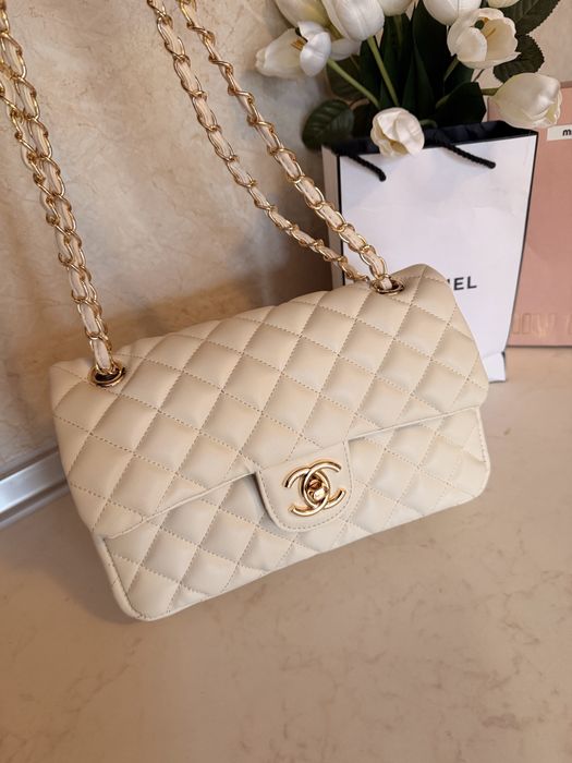 Дамска чанта Chanel Classic среден размер екрю