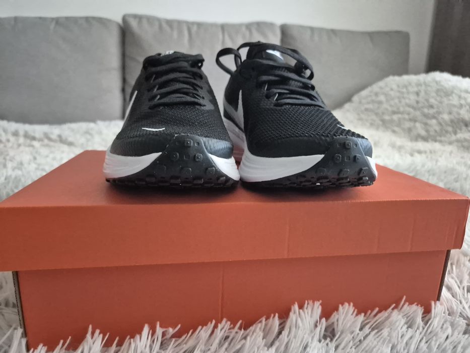 Nike Revolution 8, marimea 38.5, noi