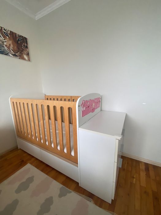 Бебешка кошара с подматрачна рамка и матрак.