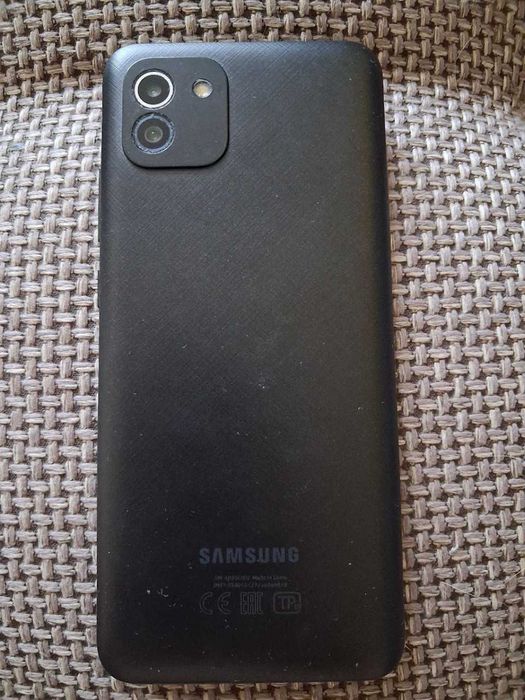 Продам Samsung A03 4 гб/64 гб.