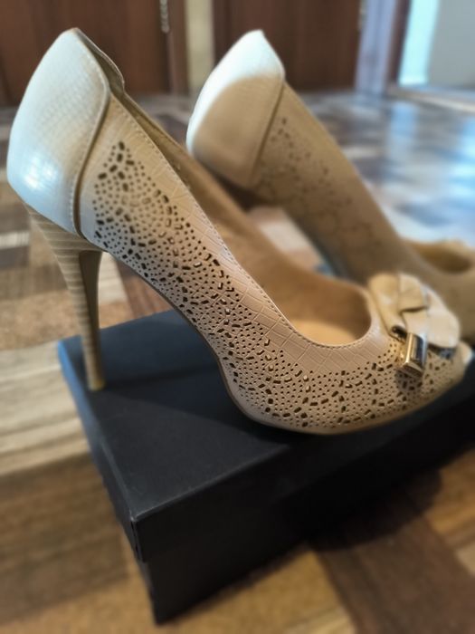 Босоножки, туфли