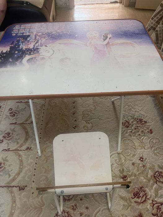 Продаю детский стол и стул