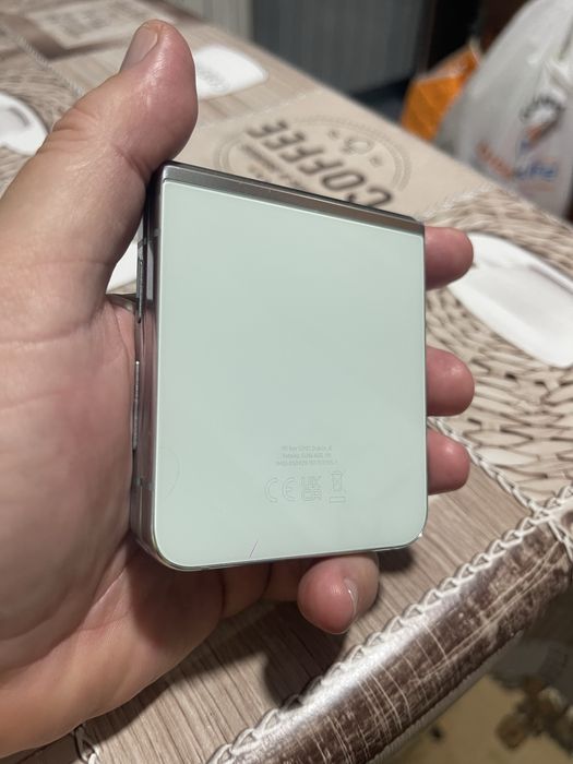 Samsung Z Flip 5