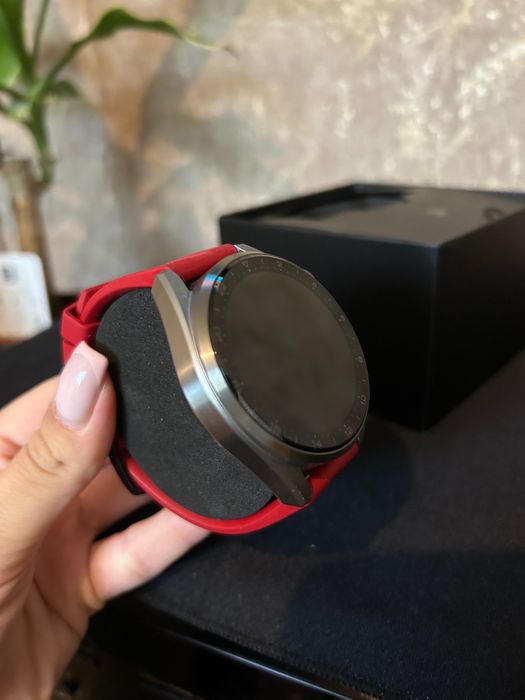 Часовник Huawei GT 3 PRO