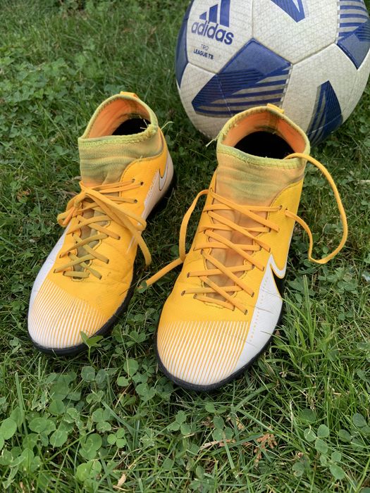 Футболни обувки/бутонки/стоножки Найк/Nike