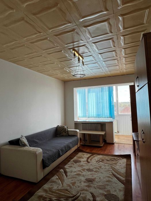Apartament 3 camere | Centru | Foarte luminos | 2 balcoane închise | Orientare S-V