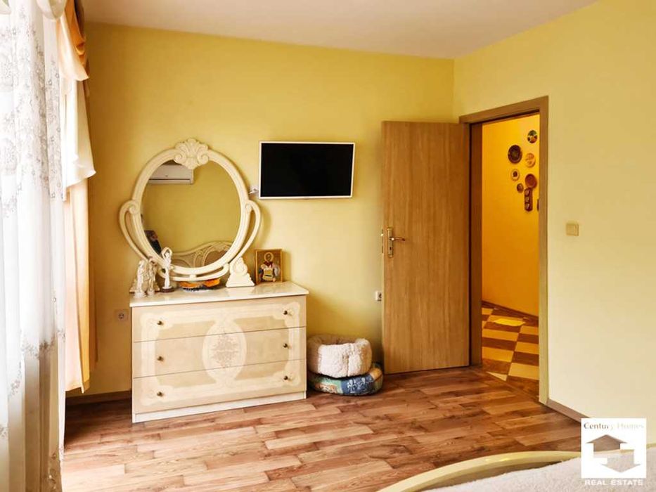 Дава се под наем Тристаен апартамент в Велико Търново, Център - 100 кв.м за 165000 € - Снимка #7