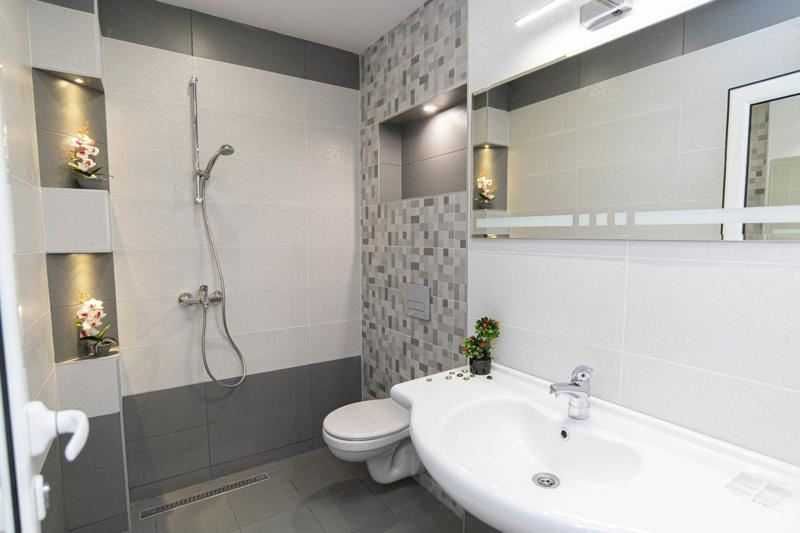 Продава се Тристаен апартамент в София, Сухата река - 95 кв.м за 2300 €/кв.м - Снимка #11