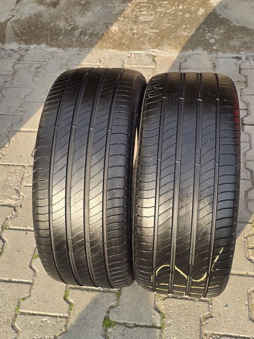 235 40 18 Michelin
