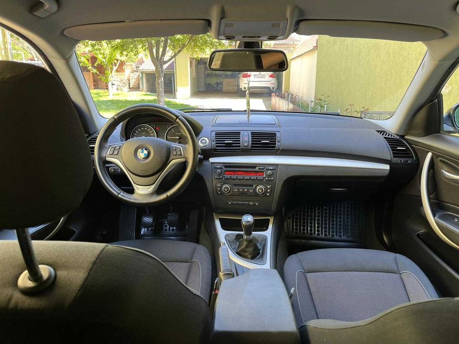 BMW 1 Series 2009 — imagine 4