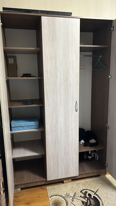 Продам шкафы и комод