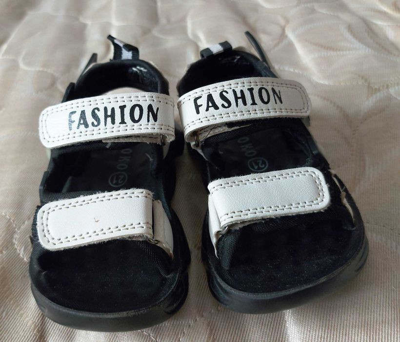 Продам детские Сандали