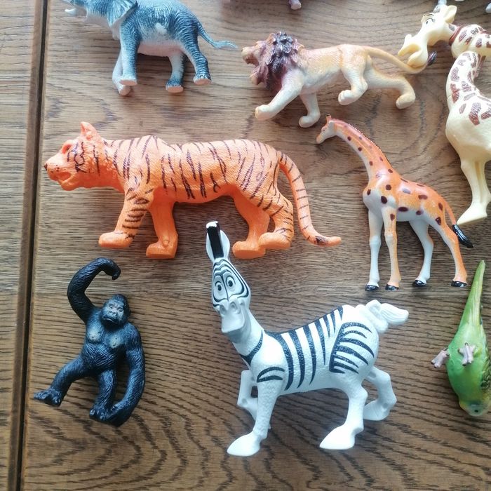 Играчки животни  различни видове