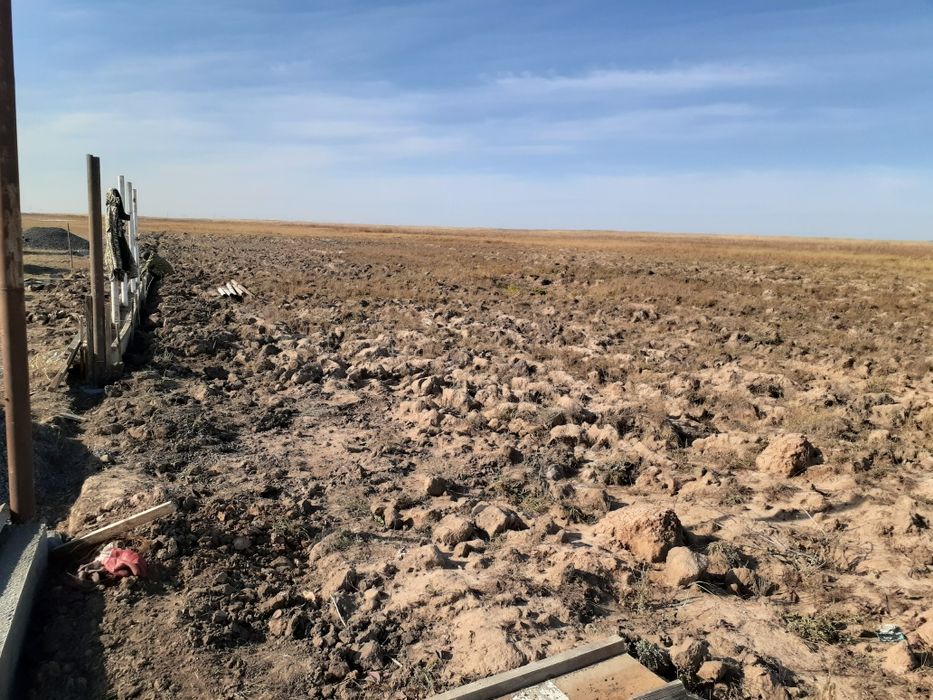 Продам участок на берегу озера