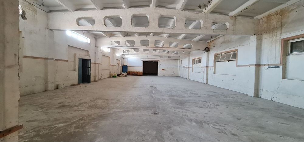 Склады. Офис 2-этажный сдаются в аренду в г. Чирчике. Цена отличная