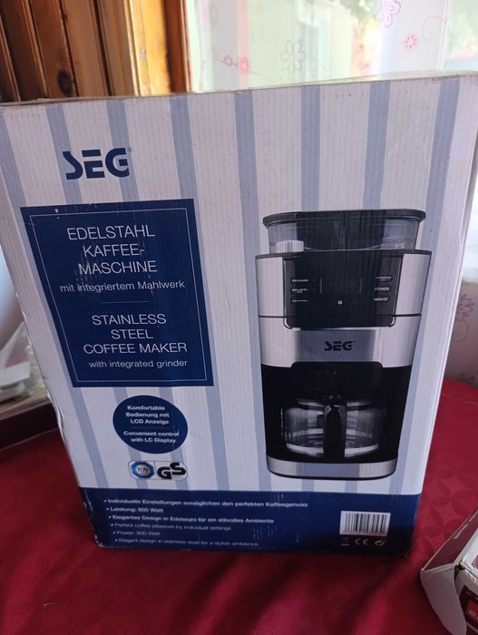 Cafetieră digitală cu râșniță integrată SEG
