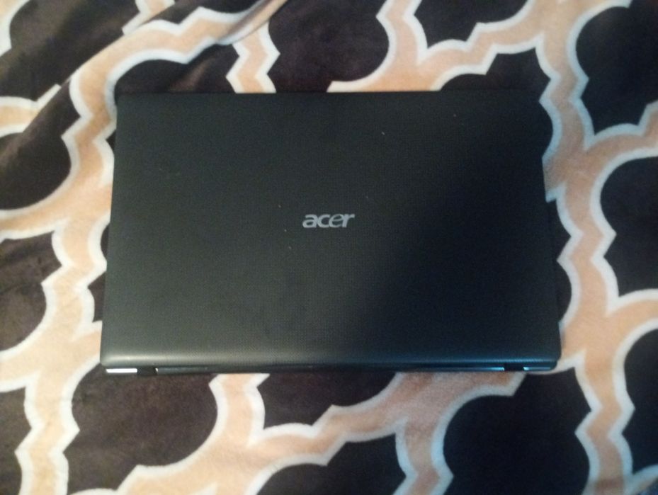 Vând Laptop Acer cu Cooling Fans