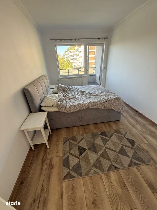 Apartament 3 camere , zona Stefan cel Mare