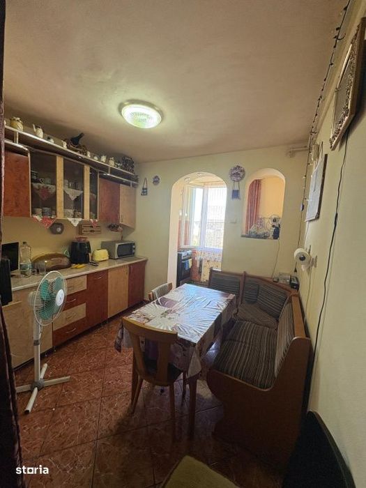 Apartament 3 camere, 64 mp utili, etaj 4/4 – acoperis , orientare ve — fotografia 3