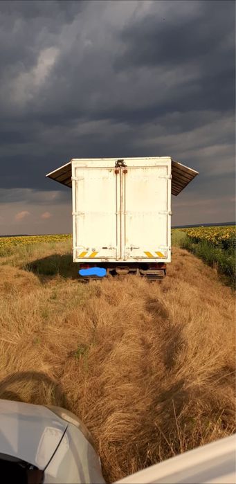Vând camion apicol