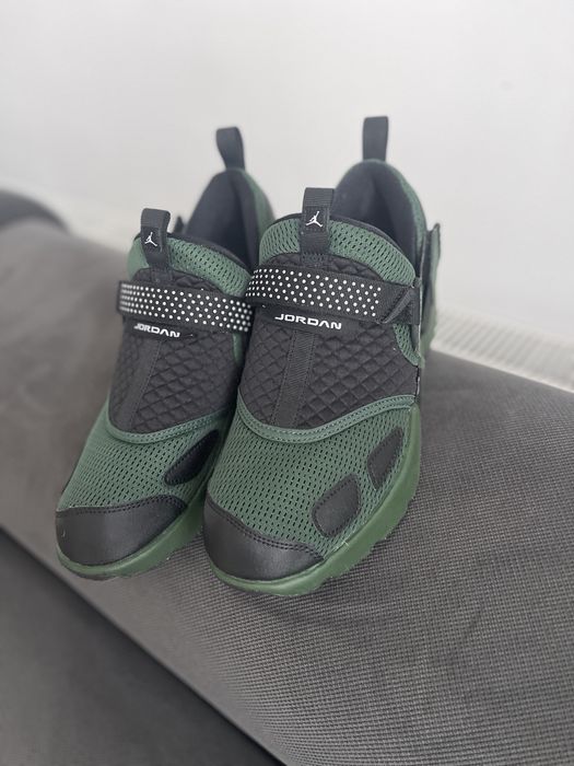 Adidasi Jordan model unicat