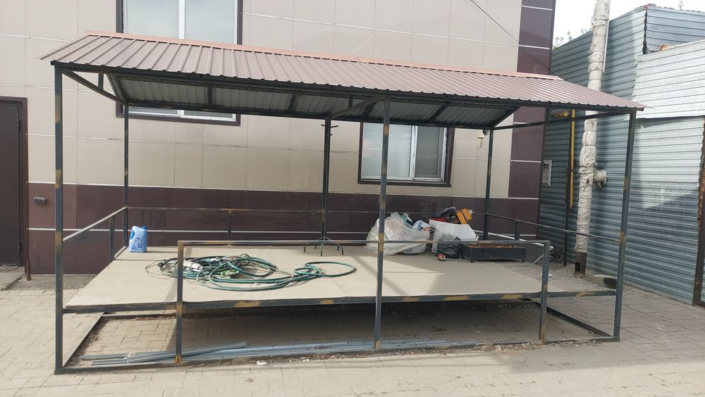 Продам топчан с навесом 2.5×5 м