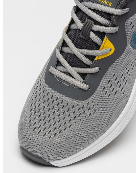 Продавам Мрежести спортни обувки Lumberjack