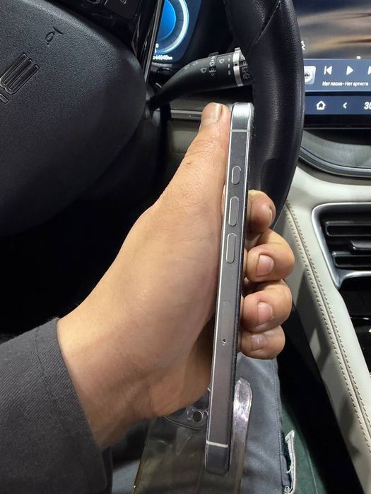 iPhone 16 pro 128 gb