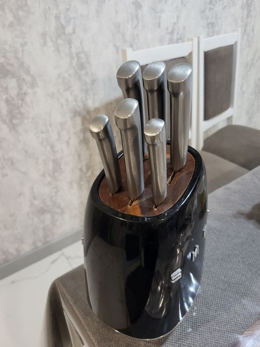 SMEG  ножи ,оригинал ,брала за 88000
