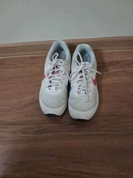 Детски маратонки на найк