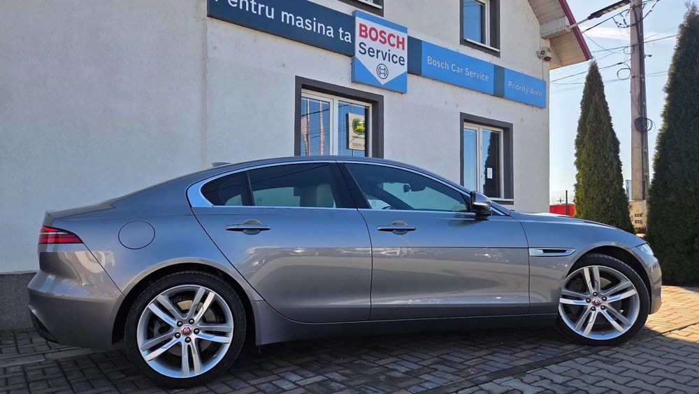 Jaguar XE Jaguar Xe 2020 2.0 Benzina 300 cp 4x4