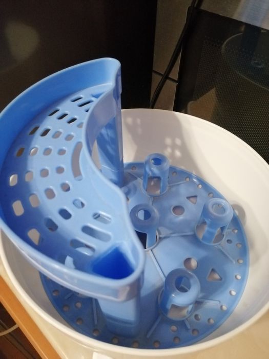 Стерилизатор за бебешки прибори