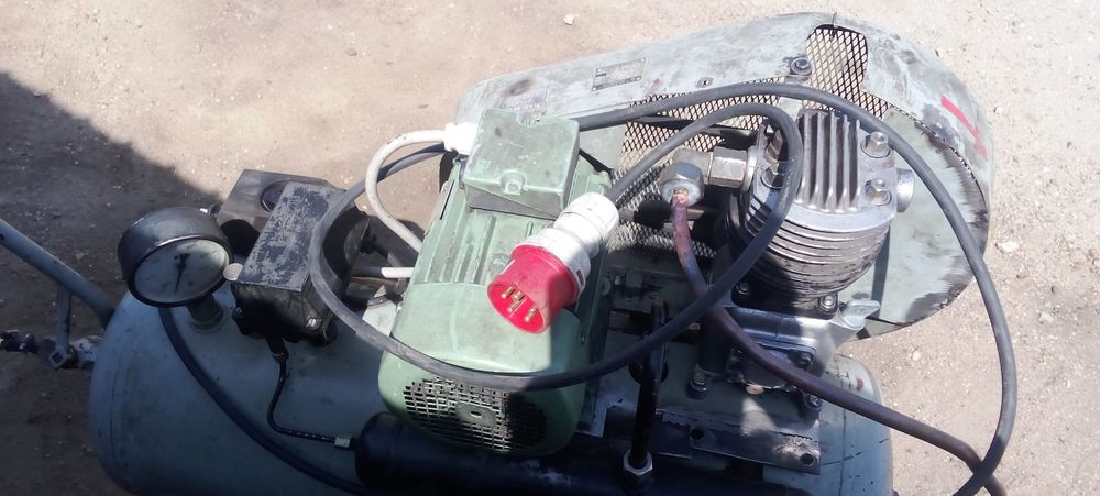 Compresor   12 b  ,   380v