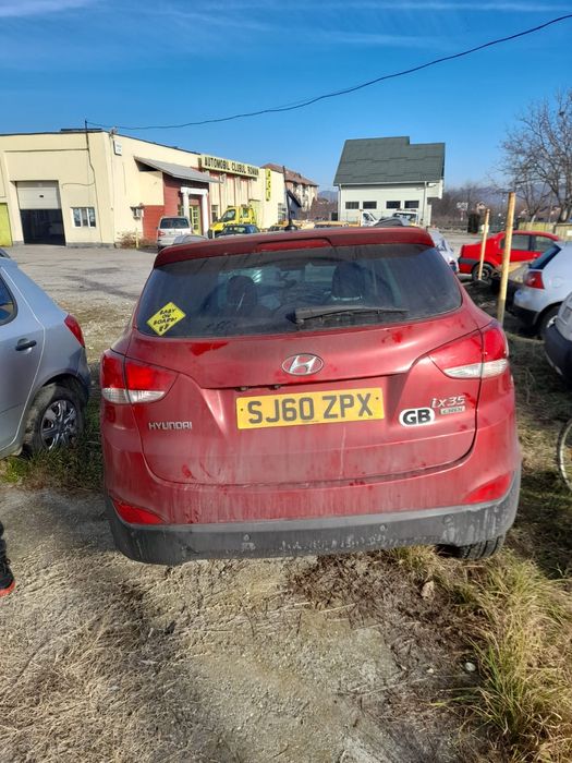 Dezmembrez hyundai ix35 manual 2,000 diesel 2014