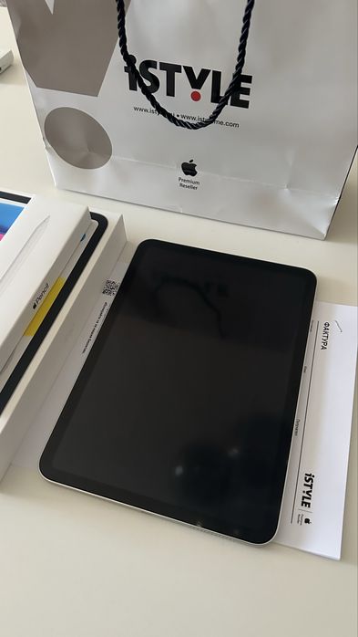 iPad 10th Gen 64 GB Wi-Fi + Apple Pencil (в гаранция)