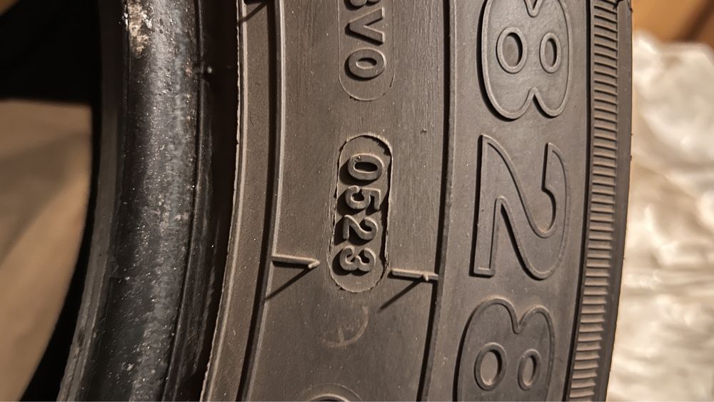 Шины 235/60/18 продам. Шины