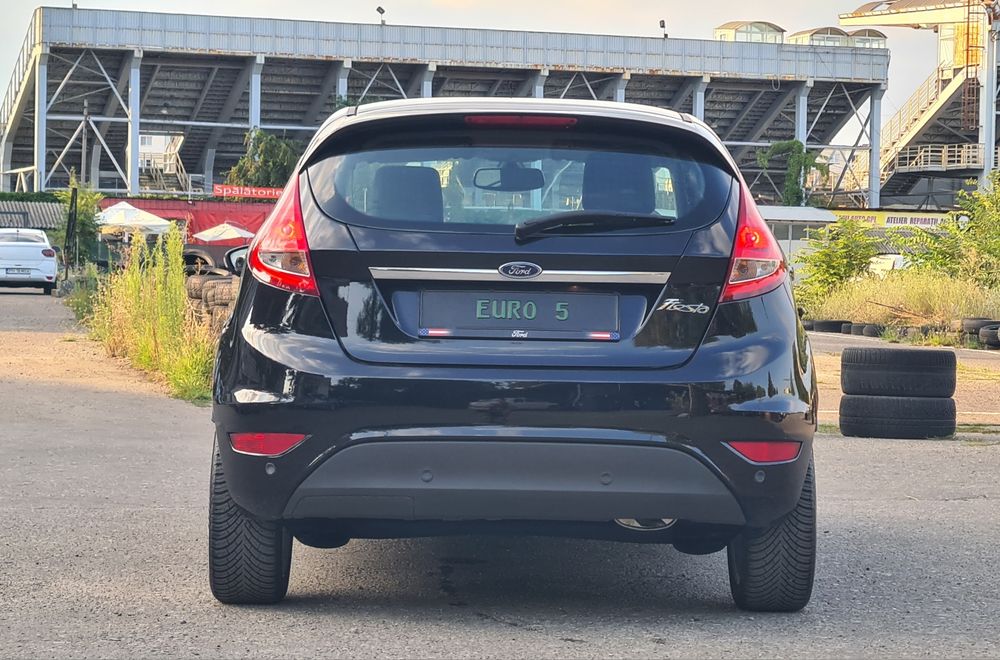 Ford Fiesta Titanium 2010 * 1.3 Benzină Clasic * Klimă * Pilot * Senzori * Xenon * Jante * Import Recent Olanda